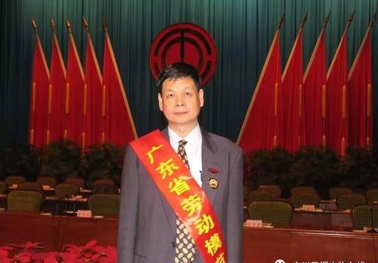 吴硕贤当选省劳模。