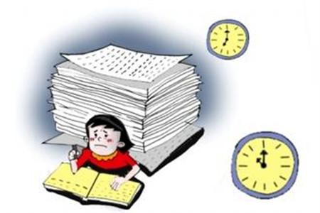 成都高二学生寒假每天做7小时作业 开学仍没完成