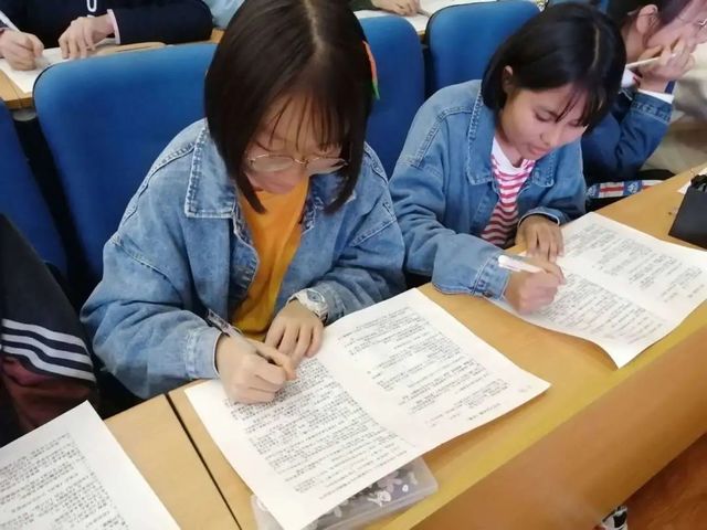 “向国旗敬礼” | 新疆部红色经典品诗会
