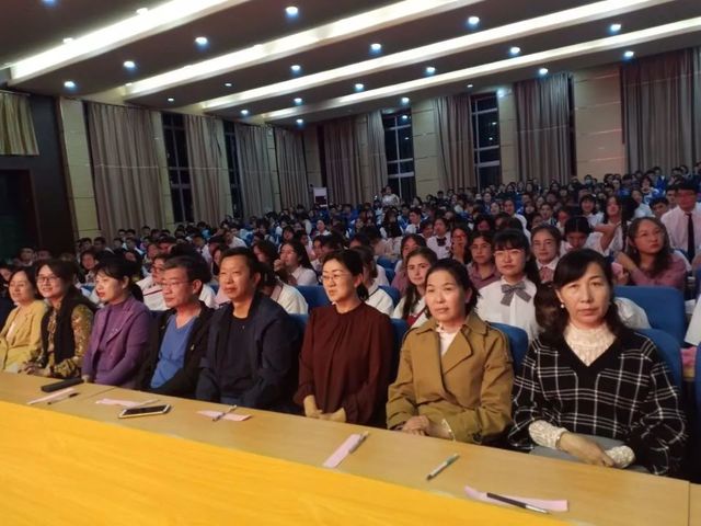 弘扬主旋律，唱响红色情怀