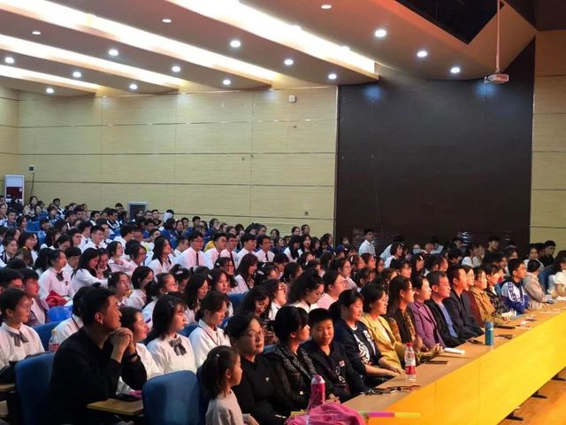 弘扬主旋律，唱响红色情怀