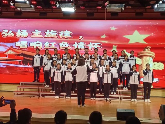弘扬主旋律，唱响红色情怀