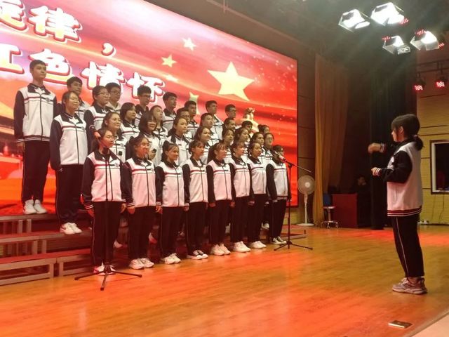 弘扬主旋律，唱响红色情怀