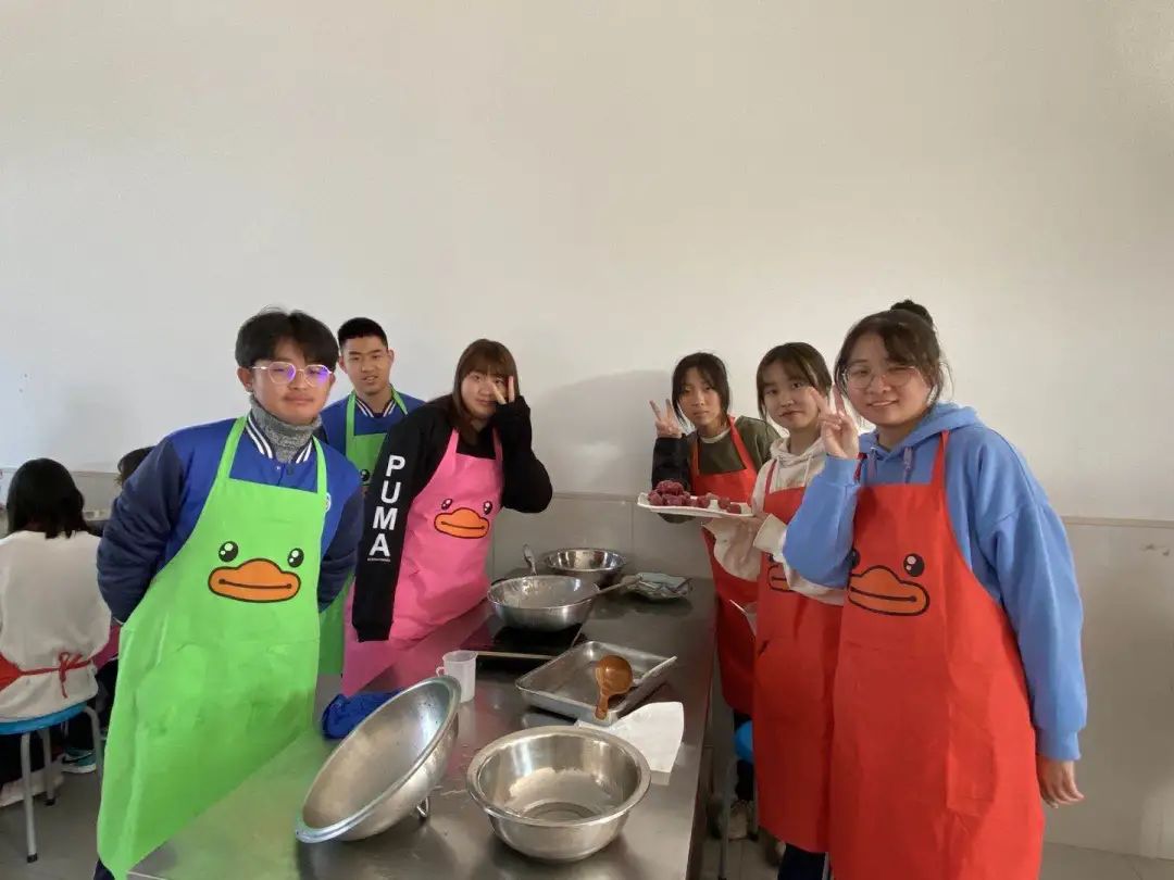 在劳动中收获成长——青岛六十六中高二年级学农实践活动圆满结束