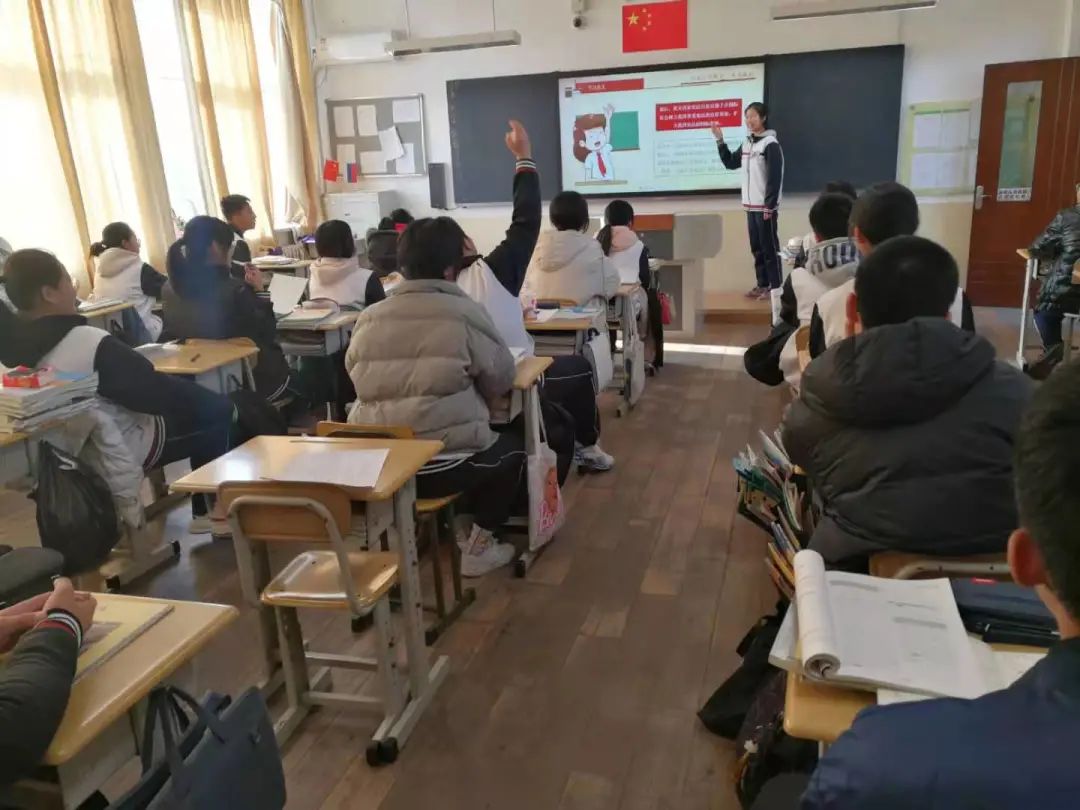 宪法在心中 我校举行“学宪法 讲宪法”宪法学习宣传教育系列活动