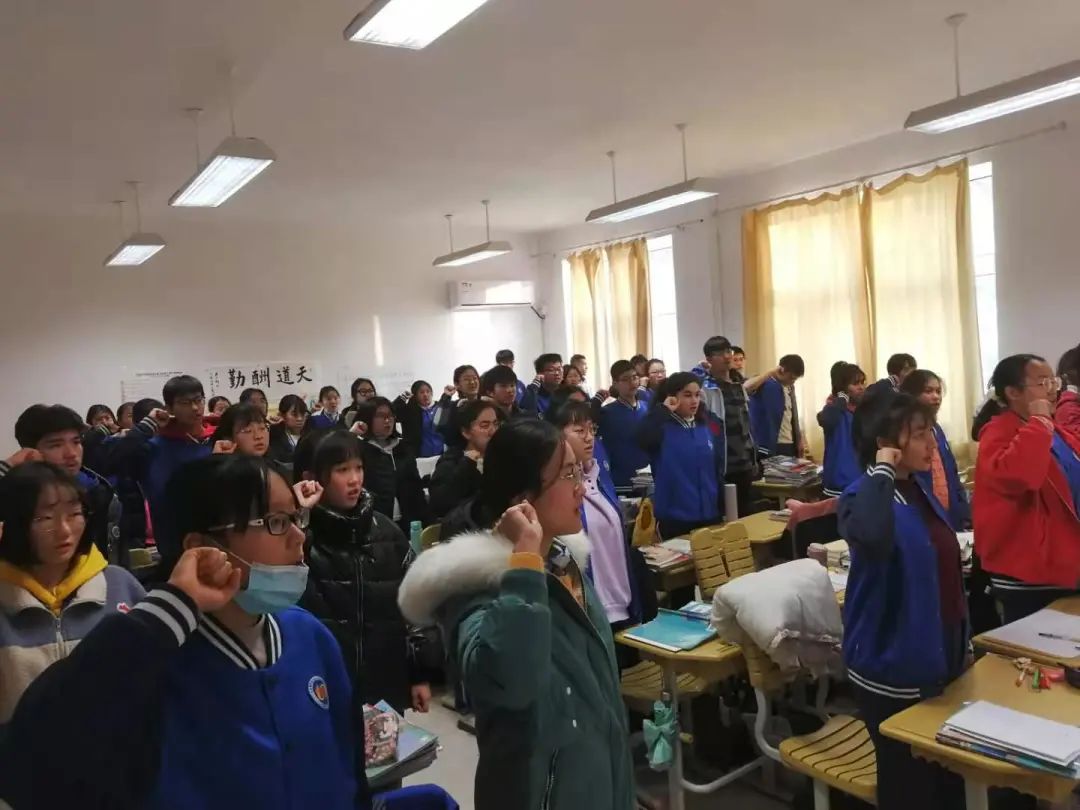 宪法在心中 我校举行“学宪法 讲宪法”宪法学习宣传教育系列活动