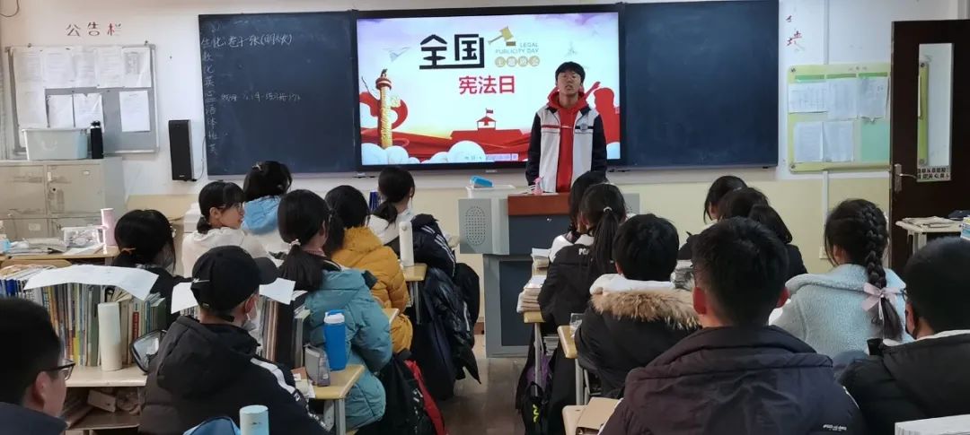 宪法在心中 我校举行“学宪法 讲宪法”宪法学习宣传教育系列活动