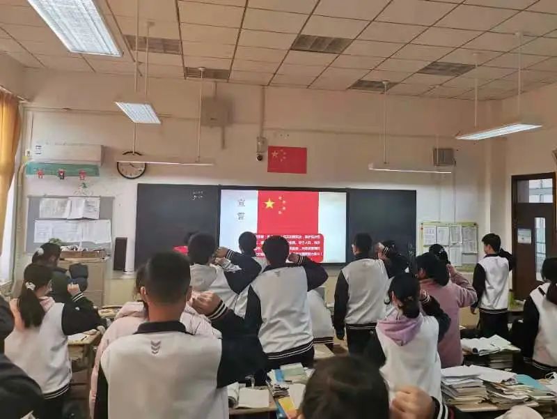 宪法在心中 我校举行“学宪法 讲宪法”宪法学习宣传教育系列活动
