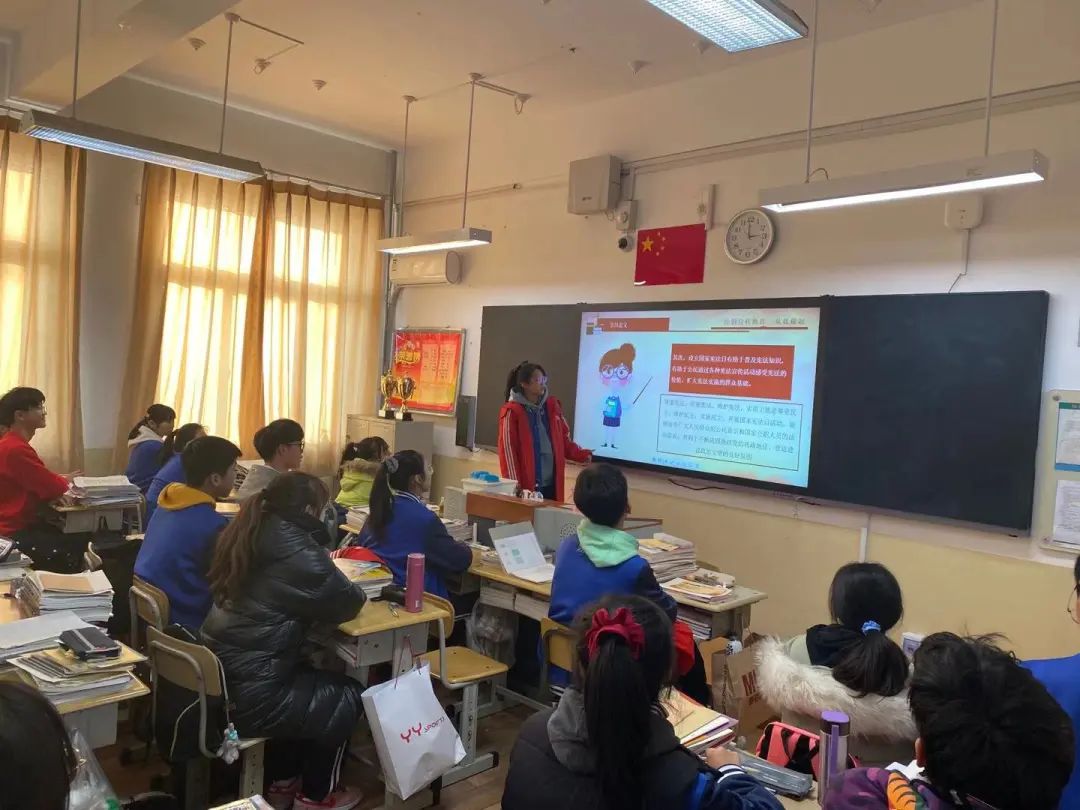 宪法在心中 我校举行“学宪法 讲宪法”宪法学习宣传教育系列活动