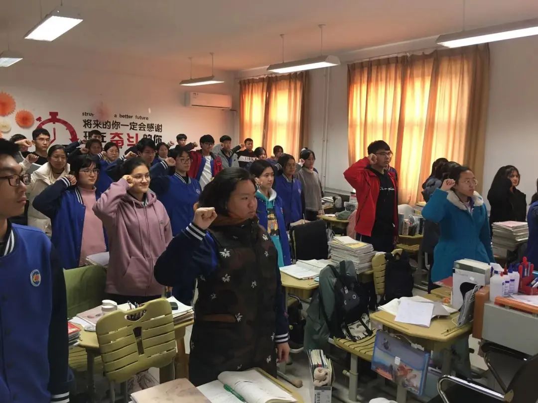 宪法在心中 我校举行“学宪法 讲宪法”宪法学习宣传教育系列活动