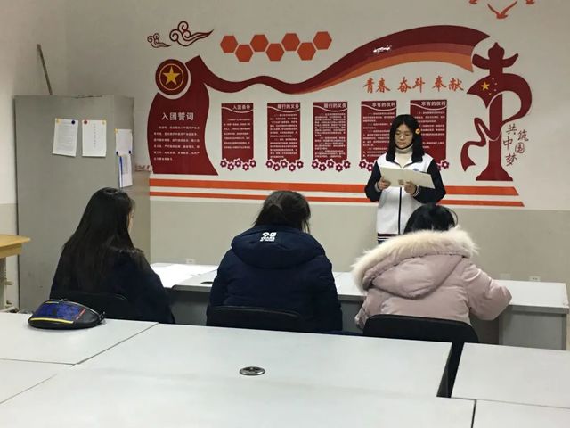 青岛六十六中校园艺术节“青春共鸣”主持人专场