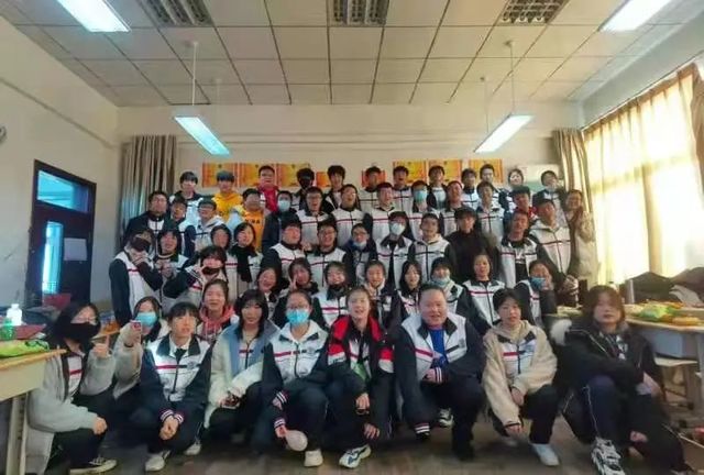 青岛六十六中“辞旧迎新”师生联欢活动圆满成功