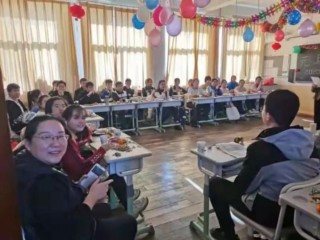 青岛六十六中“辞旧迎新”师生联欢活动圆满成功
