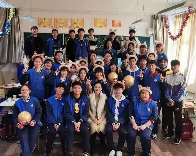 青岛六十六中“辞旧迎新”师生联欢活动圆满成功