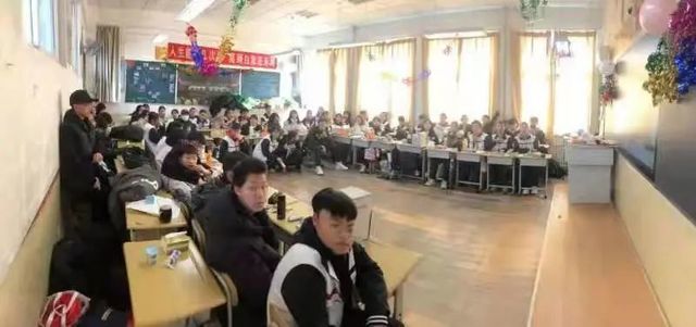 青岛六十六中“辞旧迎新”师生联欢活动圆满成功