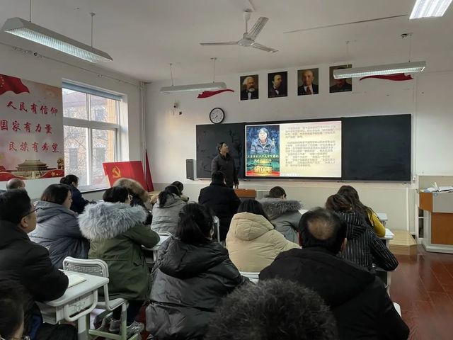学习时代楷模，传承榜样力量——高二教师党支部主题活动纪实