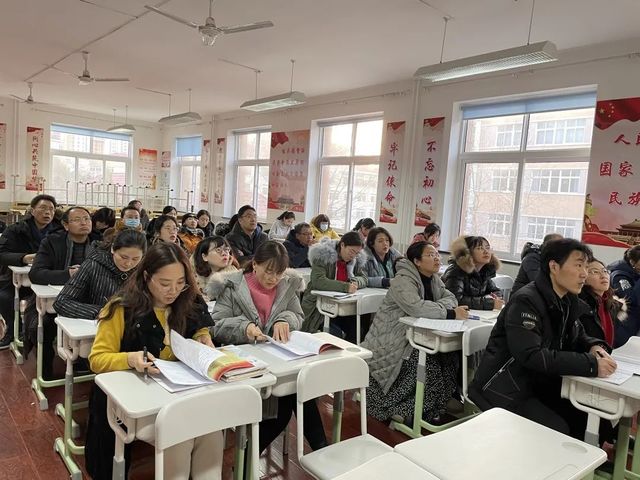 学习时代楷模，传承榜样力量——高二教师党支部主题活动纪实