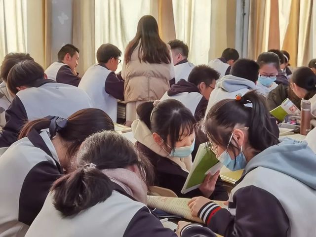 展示交流共学习，观摩研讨促成长——青岛六十六中举行教育教学年会英语展示课