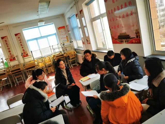 砥砺奋进 继往开来——高二教师党支部召开组织生活会