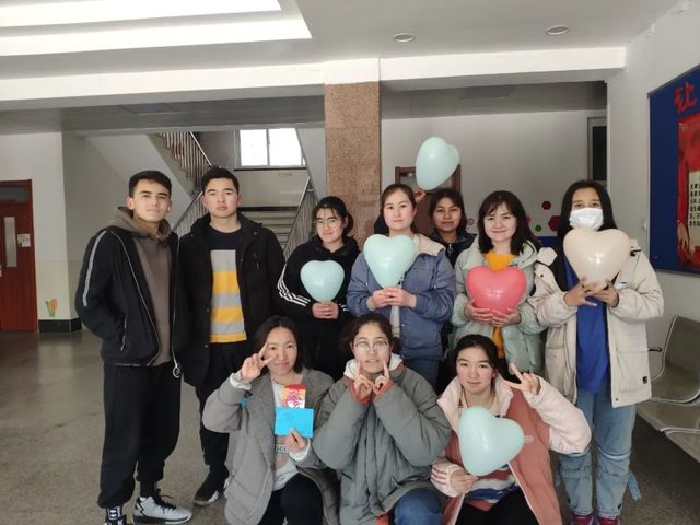 运动无处不在，跑酷无限精彩 ——青岛六十六中新疆部举办趣味跑酷