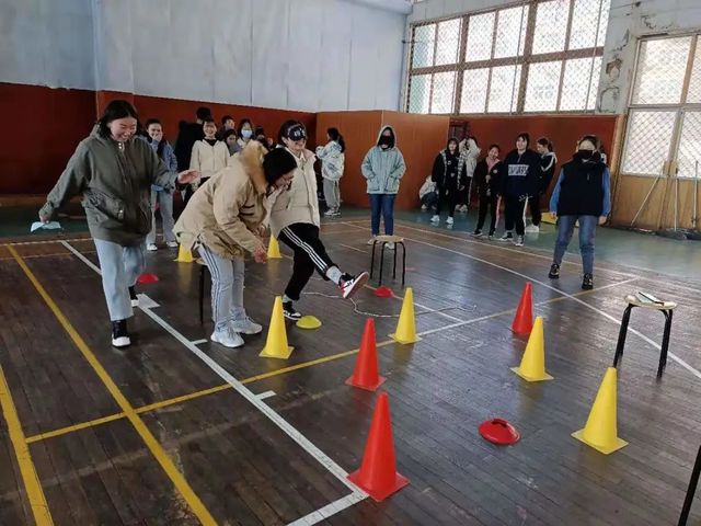 运动无处不在，跑酷无限精彩 ——青岛六十六中新疆部举办趣味跑酷