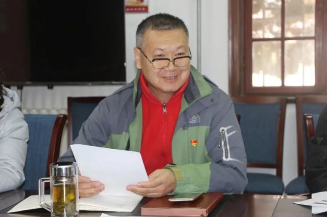 弘扬脱贫攻坚精神，在新起点接续奋斗——青岛六十六中中心组集体学习暨专题“三述”
