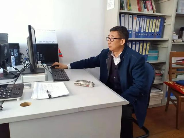新疆驻山东教育协调工作组副组长曹东来访