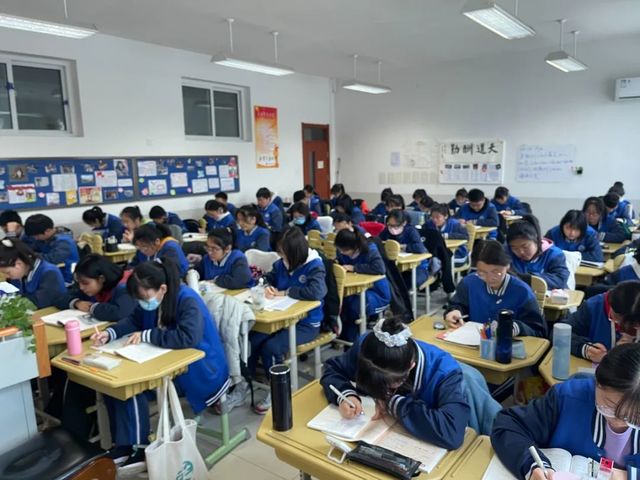 打造优美教室，共建文明校园——青岛六十六中组织开展优美教室评比活动