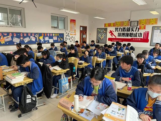 打造优美教室，共建文明校园——青岛六十六中组织开展优美教室评比活动