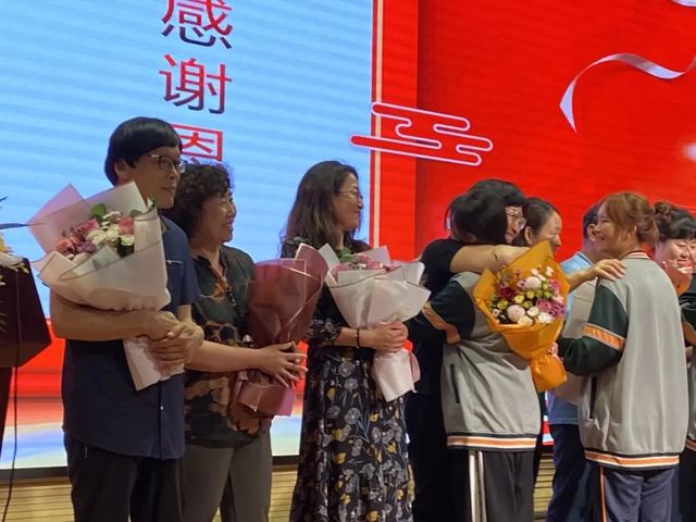 百年华诞心向党 青春飞扬梦远航——青岛六十六中2021届学子毕业啦！