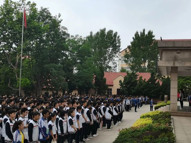 牢记初心使命 喜迎建党百年——我校举行“迎七一·庆百年”升旗仪式