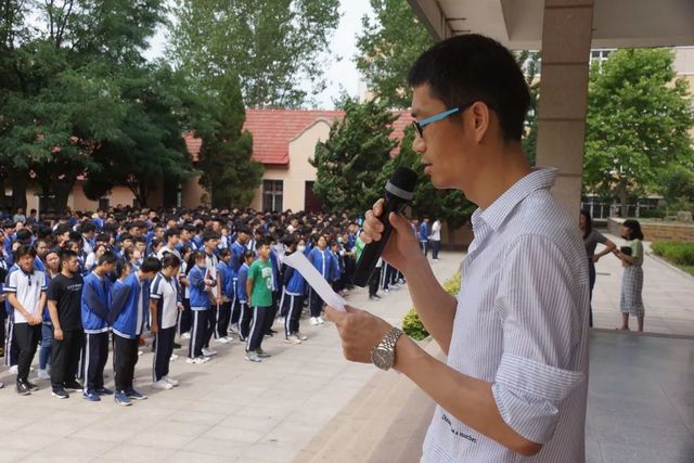 应急演练防未然，筑牢校园安全线——青岛六十六中开展校园应急疏散演练