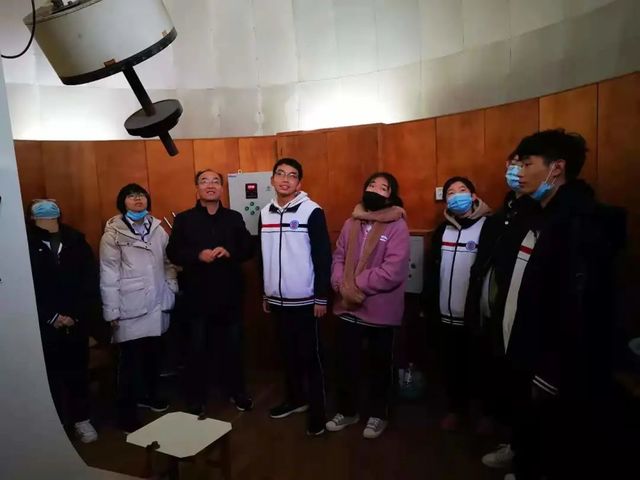 不采华名、不兴伪事重实干，树党员好形象