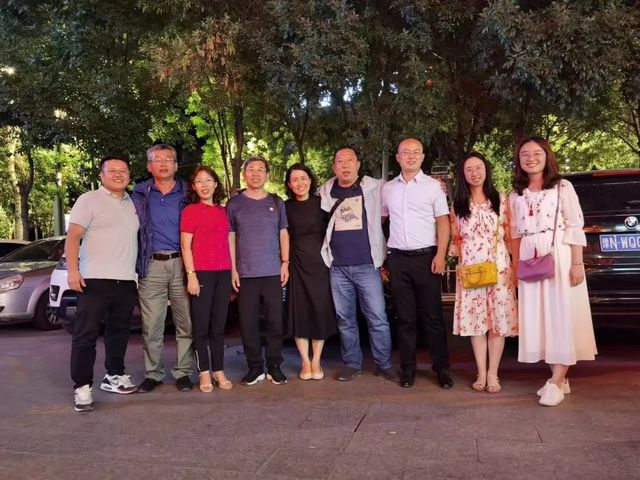 万里家访万里亲 家校情满伊犁河