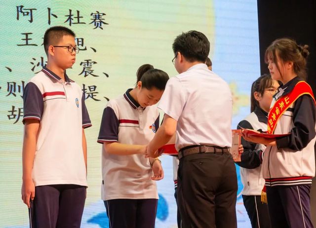 超燃开学典礼，用奋斗展现青春风采——我校举行2021-2022学年第一学期开学典礼