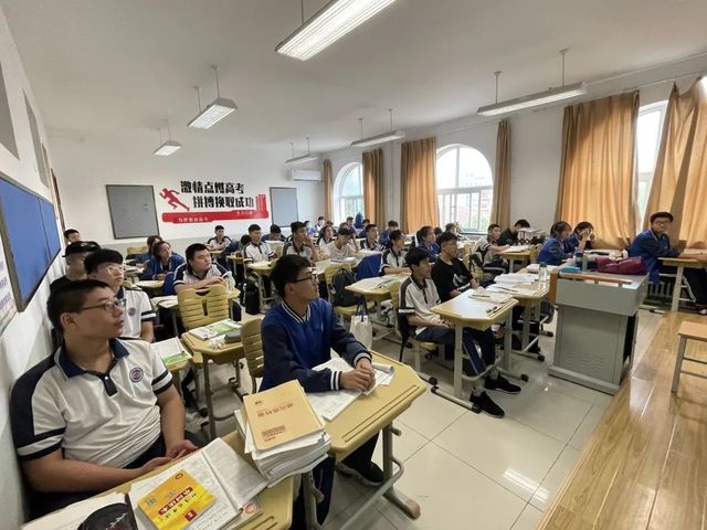 超燃开学典礼，用奋斗展现青春风采——我校举行2021-2022学年第一学期开学典礼