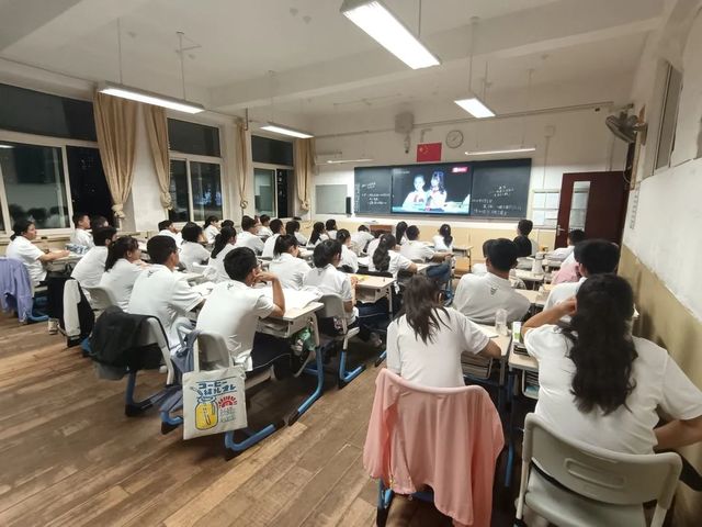 开学第一课，名家进校园