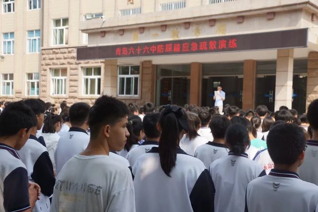 疏散演练筑防线，安全知识记心间——我校举行防踩踏应急疏散演练