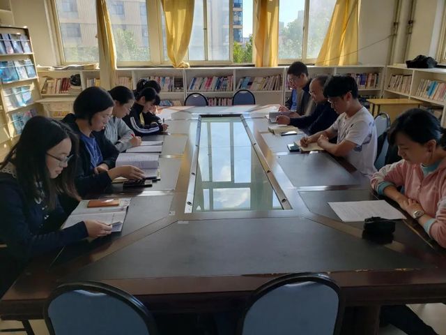 深度研讨，齐心并进——地理组教研活动