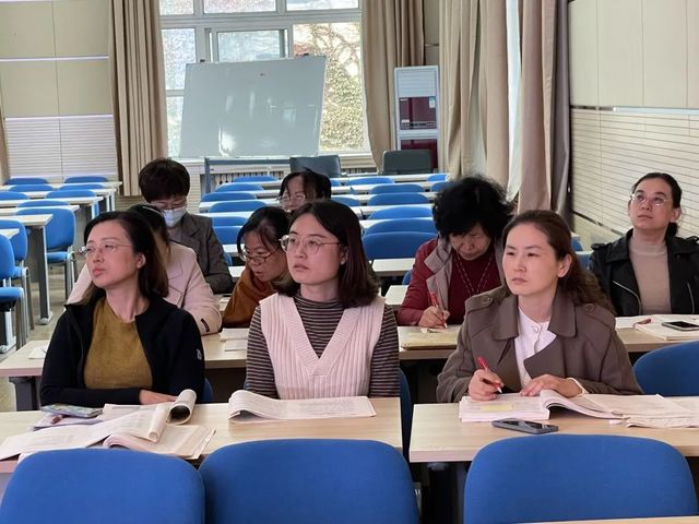 立足学情寻对策 高效备考达目标——2022届高三一轮复习第二次研讨会简讯