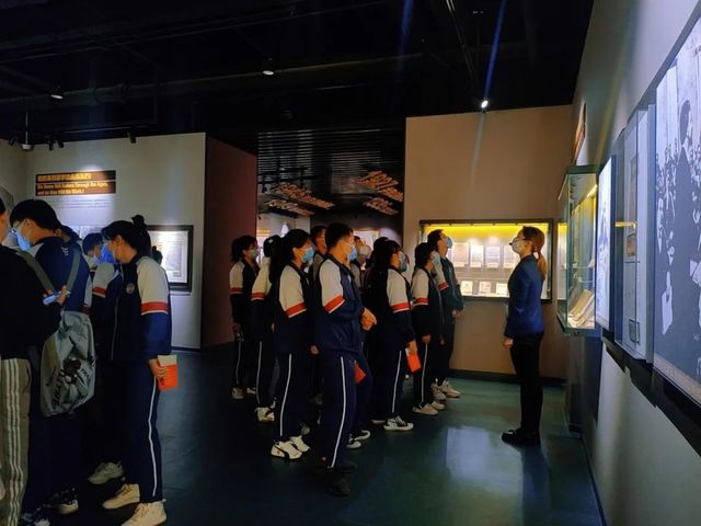 赓续红色血脉 传承红色精神——青岛六十六中到红景新区开展研学活动