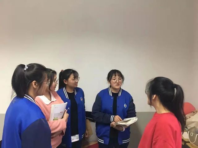 党员教师齐帮扶 关爱学生促成长——高三教师党支部“我为群众办实事”活动侧记
