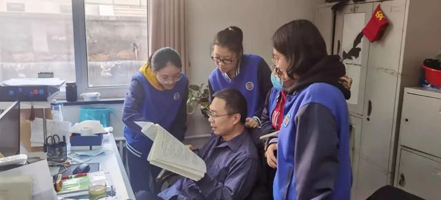 党员教师齐帮扶 关爱学生促成长——高三教师党支部“我为群众办实事”活动侧记