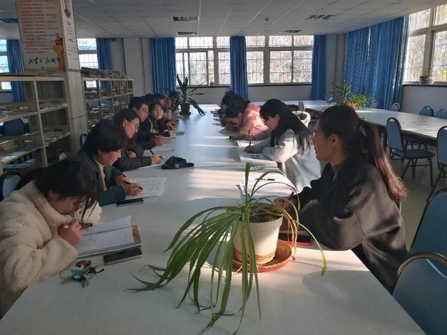 以研促教共话成长，齐学并进交流润心——青岛六十六中语文组教研活动