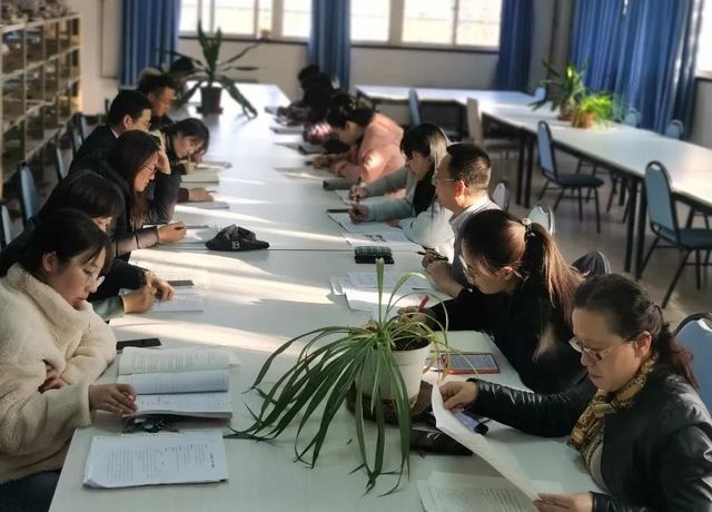 以研促教共话成长，齐学并进交流润心——青岛六十六中语文组教研活动