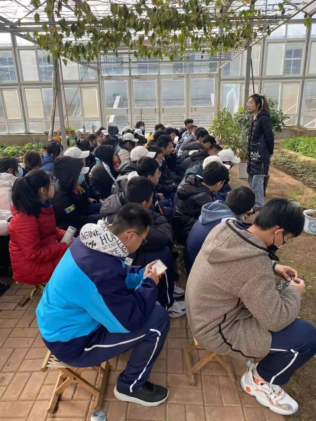 二月春耕昌杏密，百花次第争先出——青岛第六十六中学高一年级学农实践活动