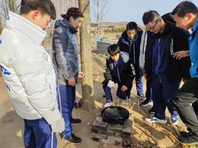 二月春耕昌杏密，百花次第争先出——青岛第六十六中学高一年级学农实践活动
