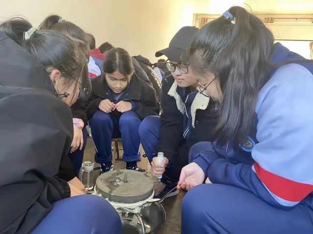 田间课堂助成长，领导慰问暖人心——青岛六十六中校领导看望慰问学农师生