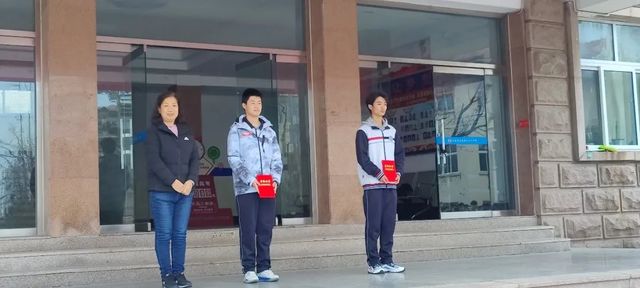 凝聚少年力量，燃亮志愿微光——我校召开“学雷锋，树新风”主题班会