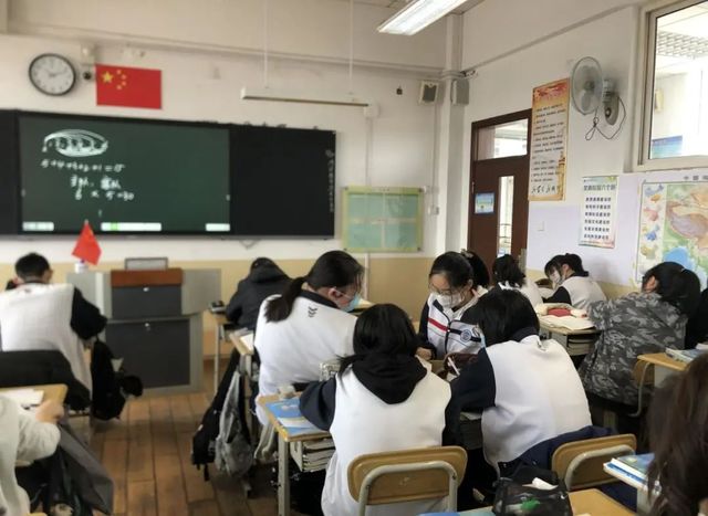 精准集备，以研促教——刘彩梅老师举行高二集备组研究课